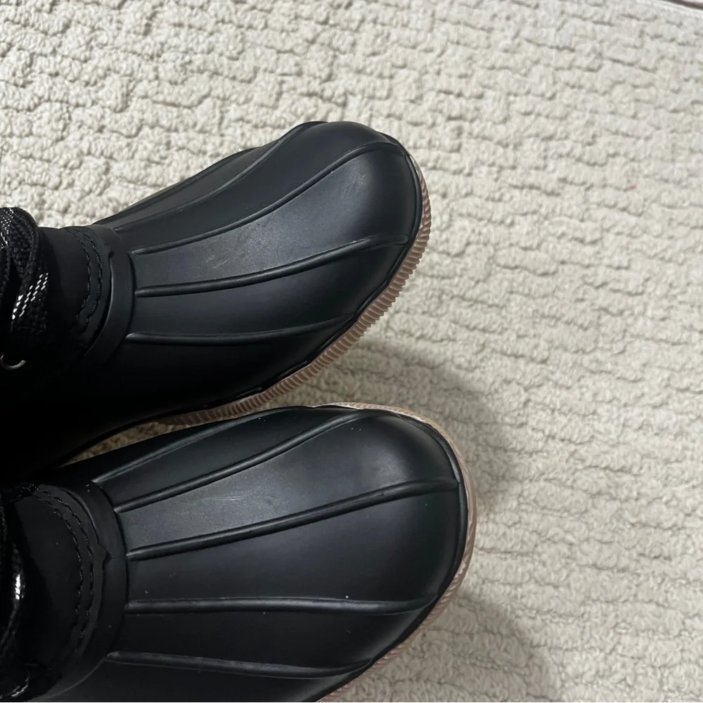 Justice Black Lace-Up Duck Boots size 4y 6w nwt insulated‎